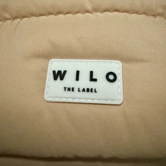 NWT Wilo The Label Beige Mini Two Strap Puffer Tote Bag ~ Women’s Active Wear - Picture 4 of 9